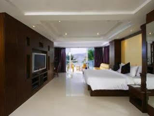 Rayaburi Beach Club Patong Exterior photo